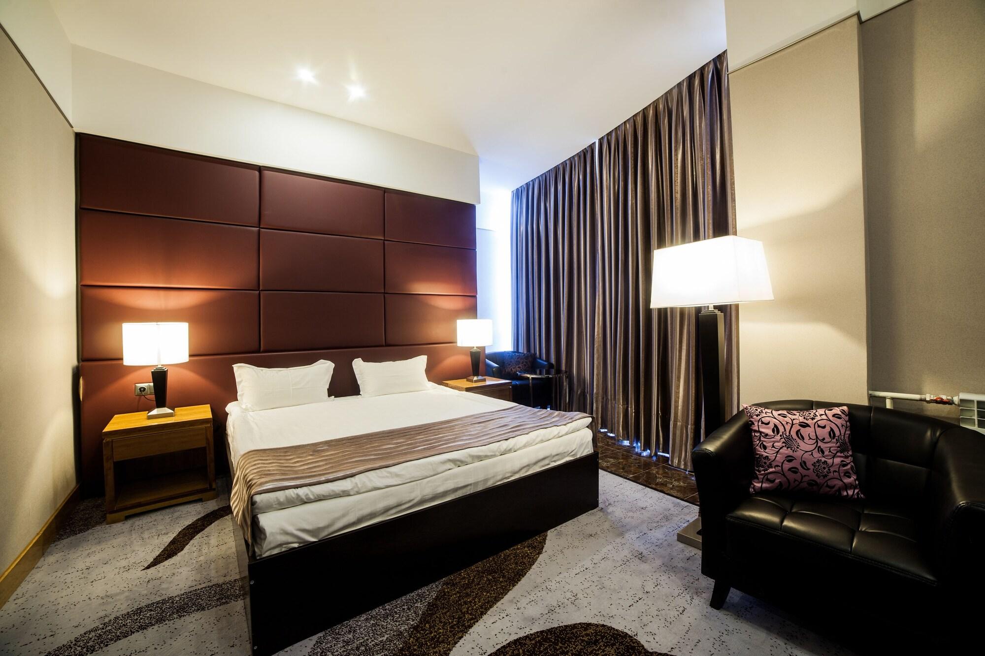 Absolute Hotel Akmola Esterno foto