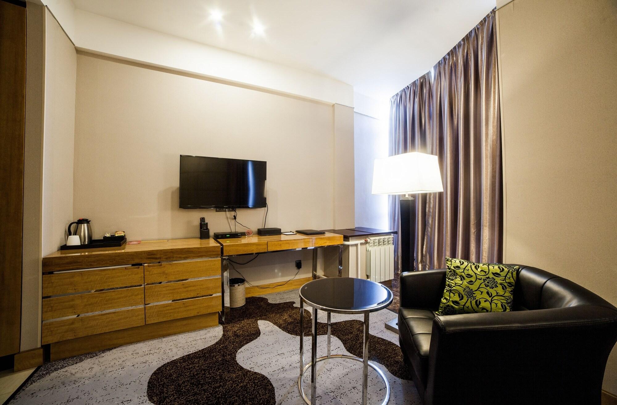 Absolute Hotel Akmola Esterno foto