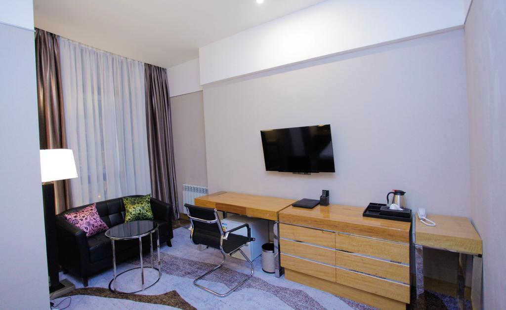 Absolute Hotel Akmola Esterno foto