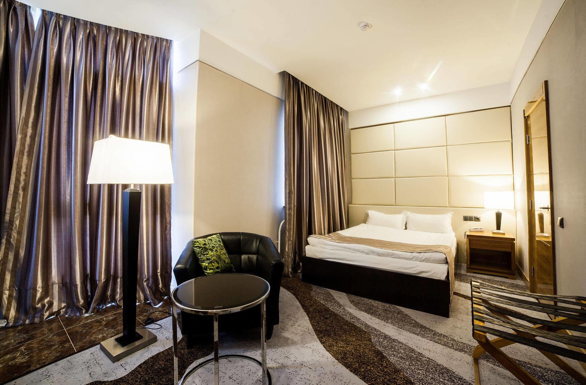 Absolute Hotel Akmola Esterno foto